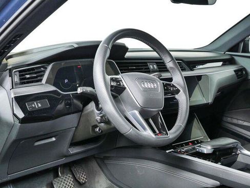 Used 2023 Audi e-tron S Prestige w/ Prestige Package AWD/4WD image 4