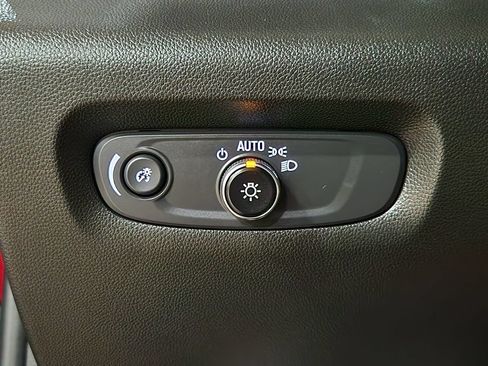 Used 2023 Chevrolet Traverse LT FWD image 42