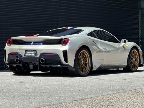 Used 2019 Ferrari 488 Pista Coupe RWD image 8