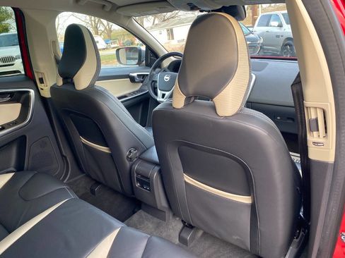 Used 2012 Volvo XC60 T6 R-Design Platinum image 26