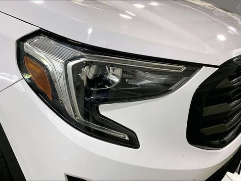 Used 2020 GMC Terrain SLE w/ Driver Convenience Package AWD/4WD image 4