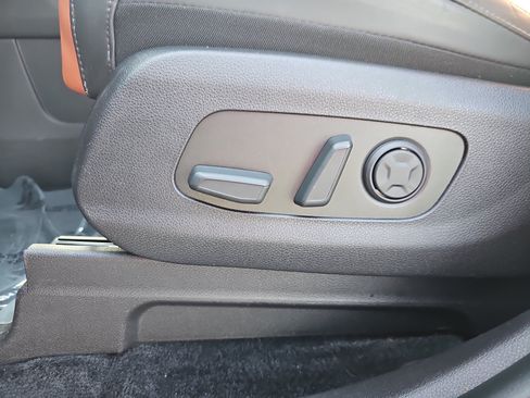 Used 2024 Kia Carnival SX FWD image 30