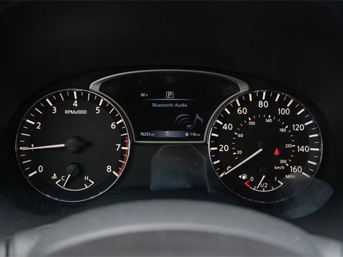 Used 2018 Nissan Pathfinder S image 11