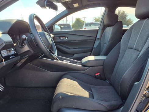 Used 2024 Honda Accord Sport image 17