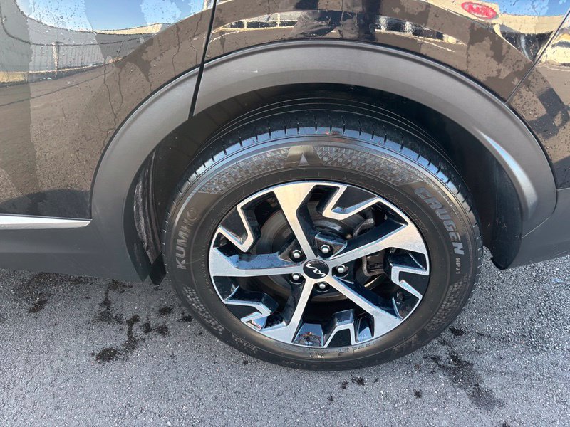 Certified 2024 Kia Sportage EX FWD image 11