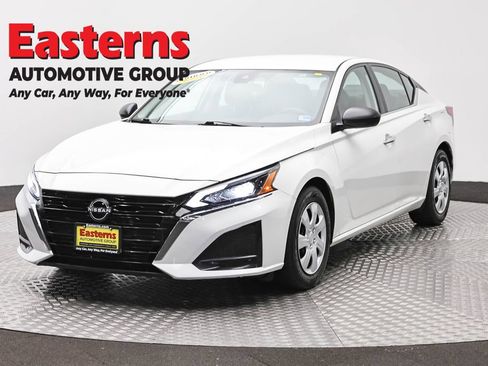 Used 2024 Nissan Altima 2.5 S FWD image 1