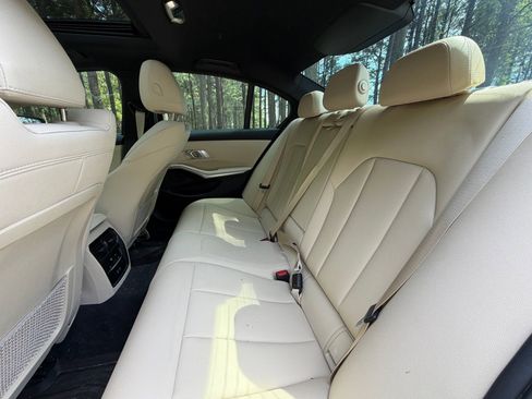 Used 2021 BMW 330i Sedan w/ Premium Package image 14