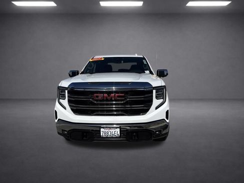 Used 2025 GMC Sierra 1500 SLT RWD image 9