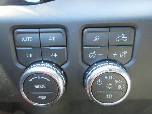 New 2026 GMC Sierra 3500 Denali Ultimate AWD/4WD image 18