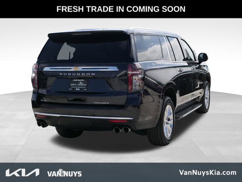 Used 2024 Chevrolet Suburban Premier image 2