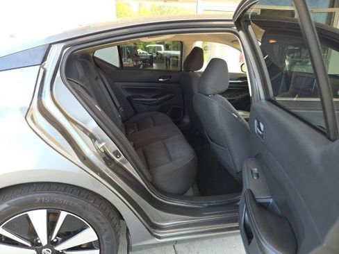 Used 2022 Nissan Altima 2.5 SV FWD image 47