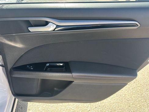 Used 2016 Ford Fusion SE w/ Equipment Group 201A image 24