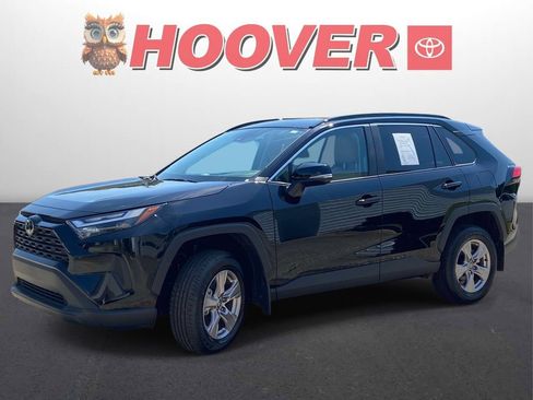 Used 2025 Toyota RAV4 XLE w/ Convenience Package FWD image 2