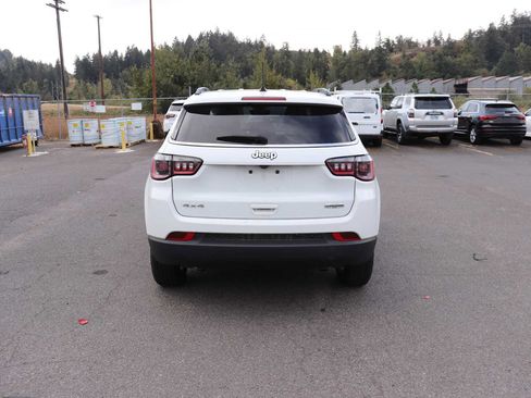 Used 2024 Jeep Compass Latitude AWD/4WD image 6