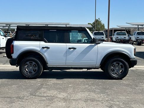 Certified 2021 Ford Bronco 4-Door AWD/4WD image 2