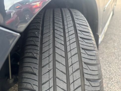 Used 2025 Toyota Corolla LE image 42