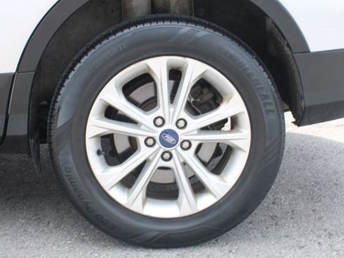 Used 2017 Ford Escape SE FWD image 33