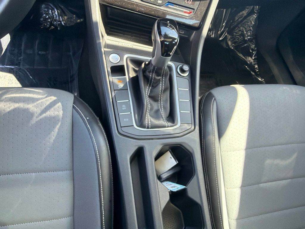 Used 2025 Volkswagen Jetta SE FWD image 23