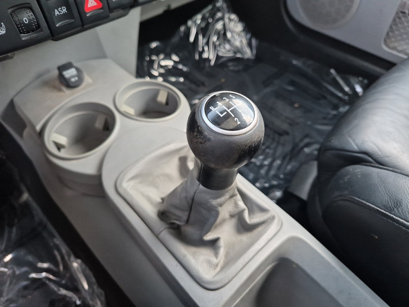 Used 2002 Volkswagen Beetle Sport FWD image 19