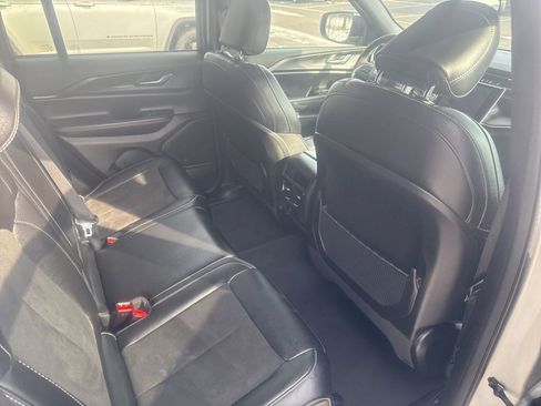 Used 2024 Jeep Grand Cherokee Altitude AWD/4WD image 38