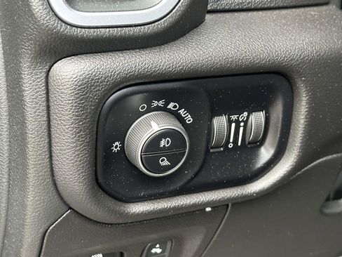 Used 2025 RAM 1500 Big Horn AWD/4WD image 18