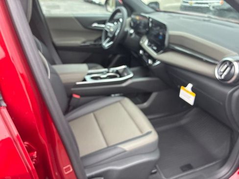 New 2027 Chevrolet Equinox LT w/ Convenience Package II AWD/4WD image 33