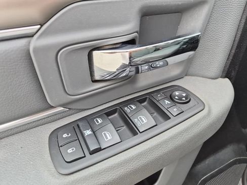 Used 2015 RAM 1500 Classic SLT AWD/4WD image 10