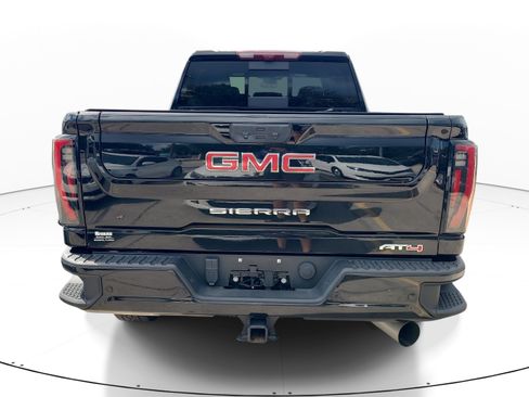 Used 2025 GMC Sierra 3500 AT4 w/ Technology Package AWD/4WD image 8