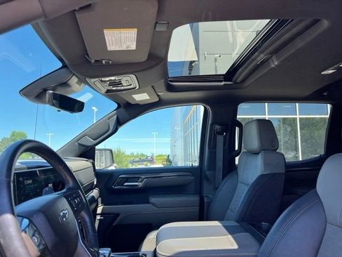 Used 2024 Chevrolet Silverado 1500 ZR2 w/ Technology Package AWD/4WD image 14