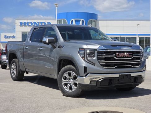 Used 2024 GMC Sierra 1500 SLT image 2