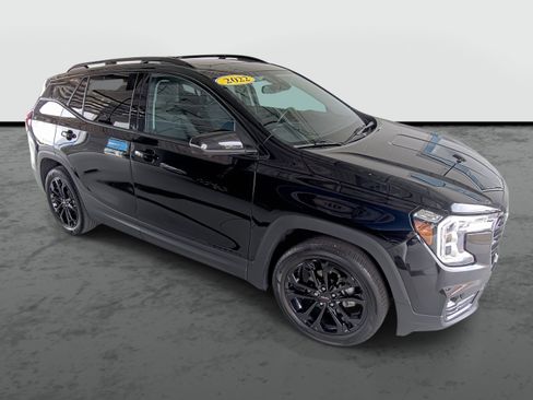Used 2022 GMC Terrain SLT w/ Tech Package image 4