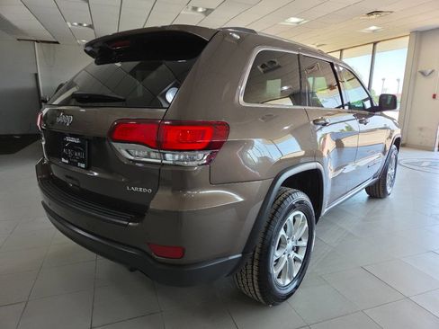Used 2021 Jeep Grand Cherokee Laredo AWD/4WD image 7