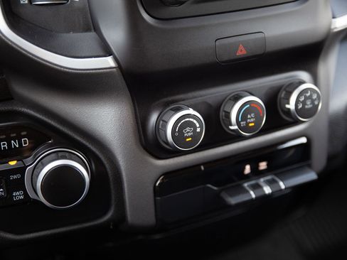 Used 2020 RAM 1500 Big Horn AWD/4WD image 16