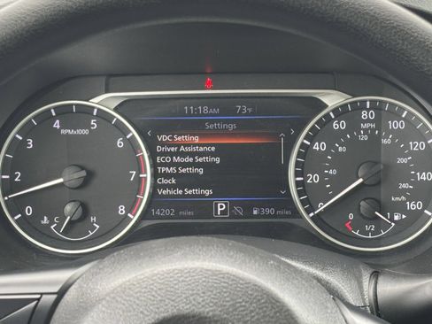 Used 2025 Nissan Sentra SV FWD image 35