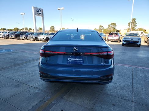 New 2026 Volkswagen Jetta SE image 6