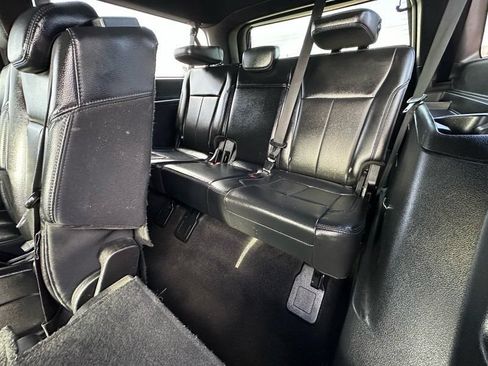 Used 2019 Ford Expedition Max XLT w/ Equipment Group 201A AWD/4WD image 11