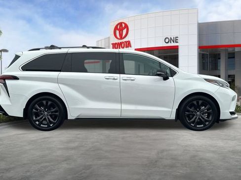 Certified 2024 Toyota Sienna XSE w/ XSE Premium Package FWD image 3