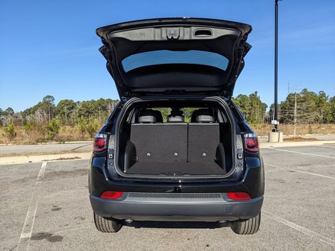 New 2026 Jeep Compass Latitude image 37