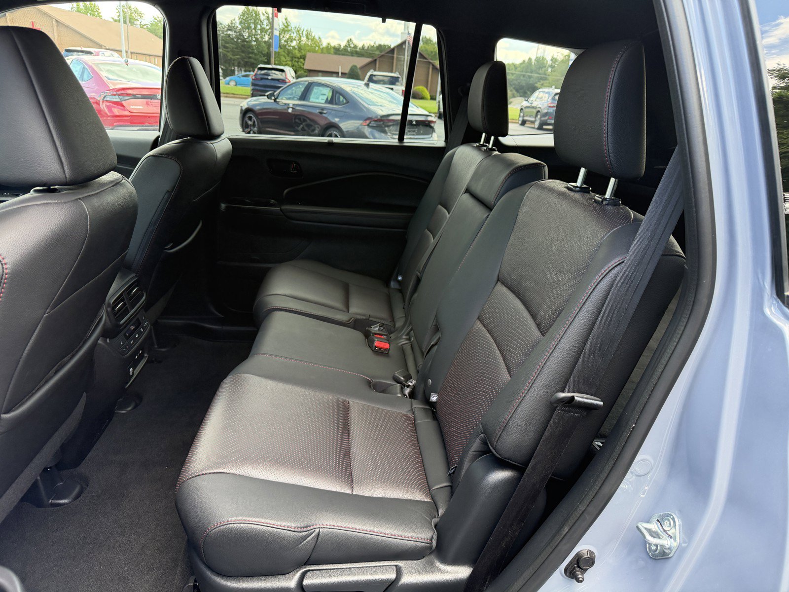 Used 2025 Honda Passport Black Edition image 10