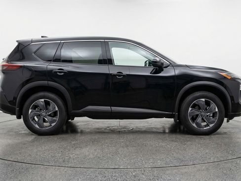 Used 2025 Nissan Rogue SV AWD/4WD image 11