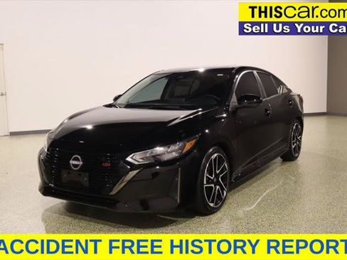 Used 2025 Nissan Sentra SR w/ SR Premium Package FWD image 4