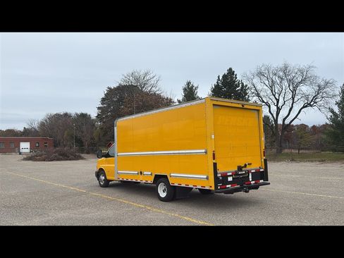 Used 2021 GMC Savana 3500 Extended w/ Power Convenience Package image 4