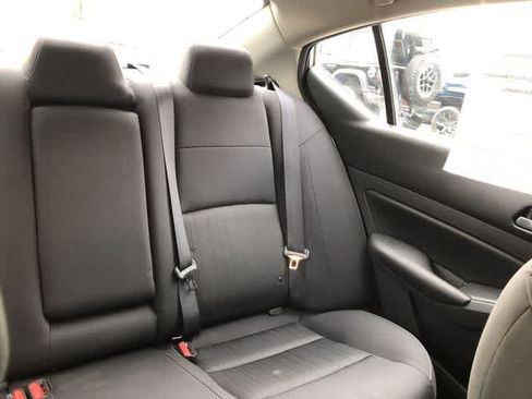 Used 2022 Nissan Altima 2.5 S FWD image 16