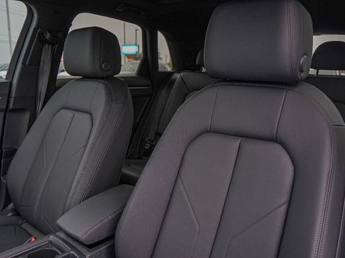 New 2025 Audi Q3 2.0T Premium image 9