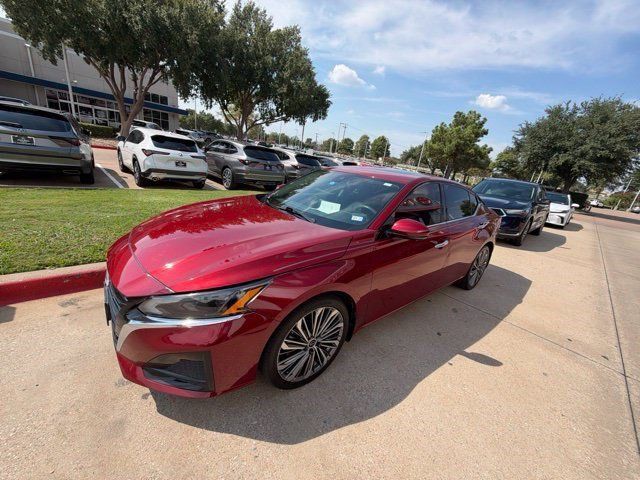Used 2023 Nissan Altima 2.5 SL FWD image 3