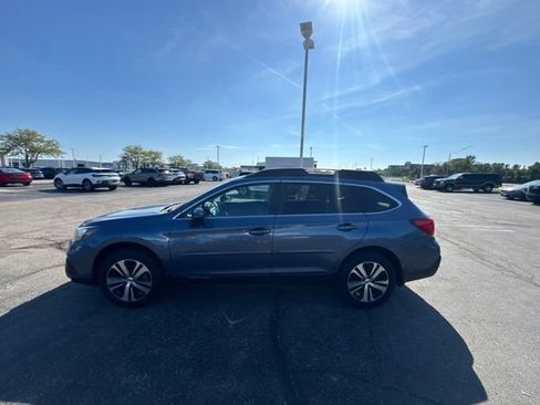 Used 2018 Subaru Outback 2.5i Limited AWD/4WD image 4
