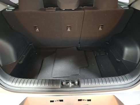 Used 2025 Kia Soul LX w/ LX Technology Package FWD image 18