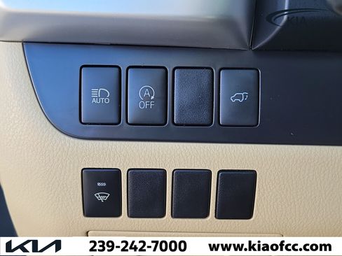 Used 2019 Toyota Highlander XLE FWD image 29