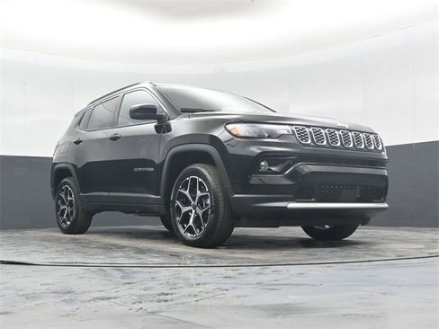 New 2026 Jeep Compass Limited w/ Mopar Graphics Package image 45