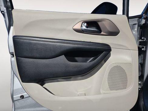 Used 2021 Chrysler Voyager LX w/ Cold Weather Group image 16